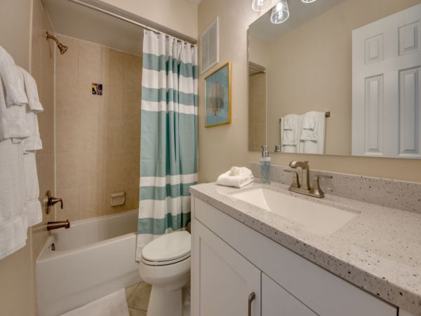 Florida Island Vacation Rentals - Gulf Coast Beach Homes with Canal Access & Pet Friendly