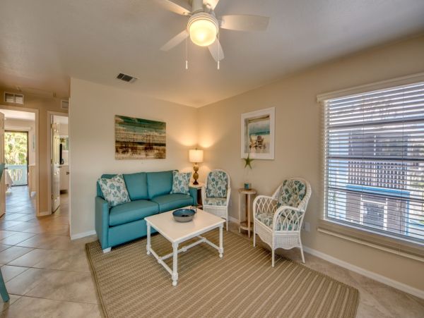 Florida Island Vacation Rentals - Gulf Coast Beach Homes with Canal Access & Pet Friendly