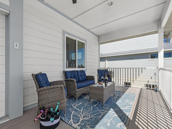 Coastal Paradise in Fort Myers - Luxury Vacation Home 3 Bedroom