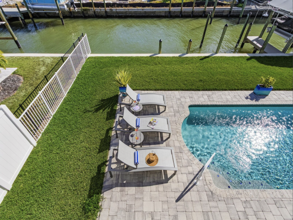 Coastal Paradise in Fort Myers - Luxury Vacation Home 3 Bedroom