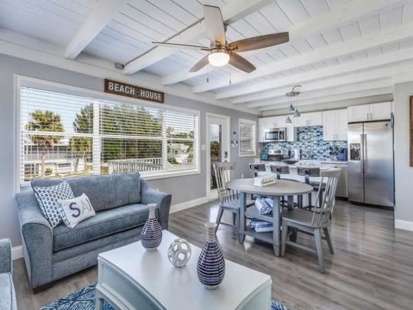 Fort Myers Home 999679