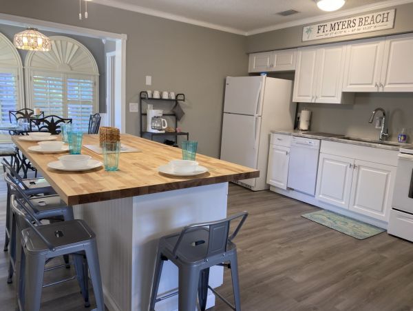 Fort Myers Home 999680