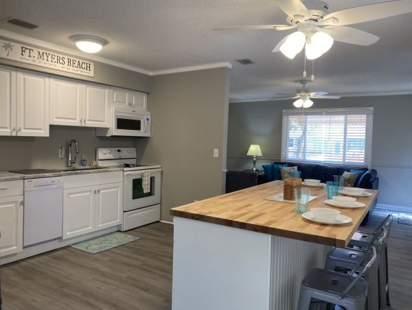 Fort Myers Home 999681