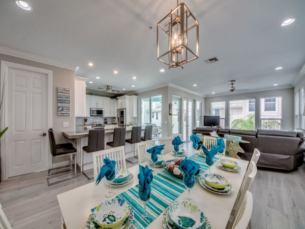 Luxurious Oceanside 3 Bedroom Vacation Home Walk To Beach