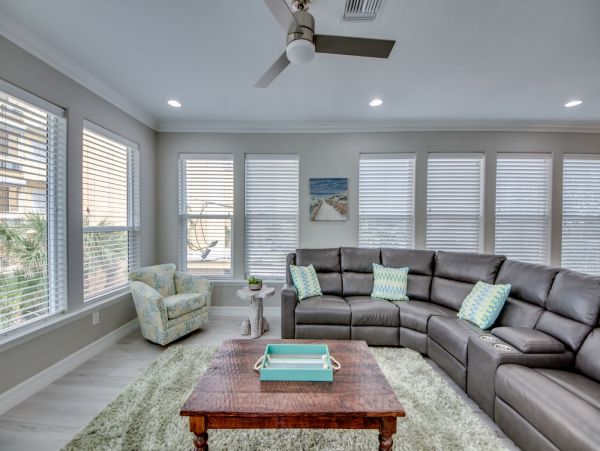 Luxurious Oceanside 3 Bedroom Vacation Home Walk To Beach