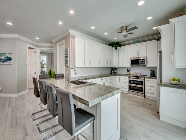 Luxurious Oceanside 3 Bedroom Vacation Home Walk To Beach