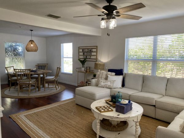 Charming Fort Myers Vacation Home Close to Beach Sleeps 10