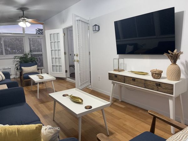 Charming Fort Myers Vacation Home Close to Beach Sleeps 10
