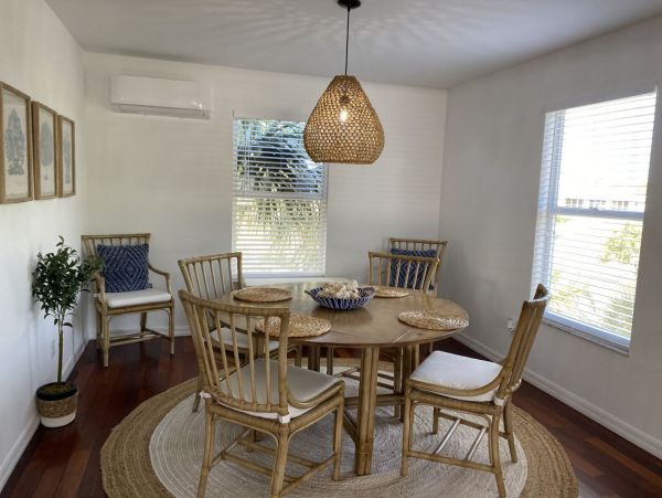 Charming Fort Myers Vacation Home Close to Beach Sleeps 10