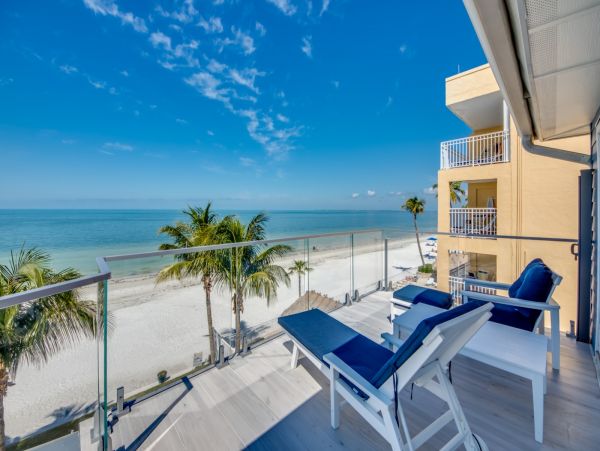 Luxury Gulf-Front Vacation Rental  Fort Myers Beach 3-Bedroom Home