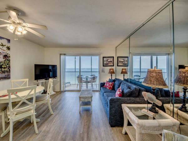 Fort Myers Beach Stroll Away 1-Bedroom Condo