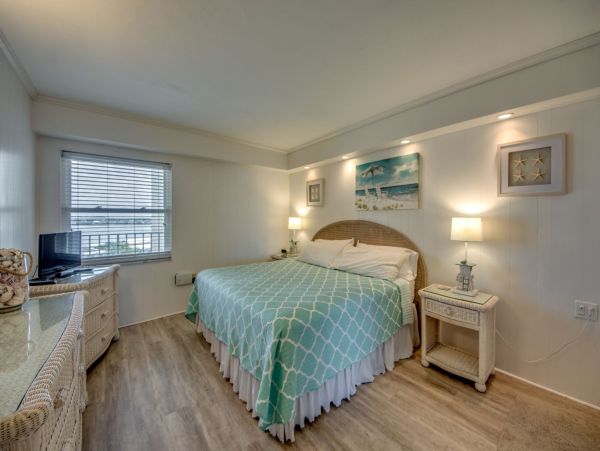 Fort Myers Beach Stroll Away 1-Bedroom Condo