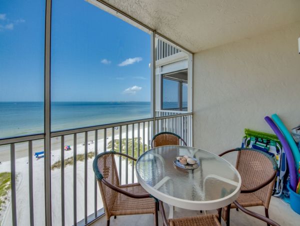 Fort Myers Beach Stroll Away 1-Bedroom Condo