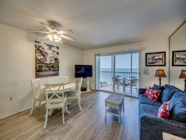 Fort Myers Beach Stroll Away 1-Bedroom Condo