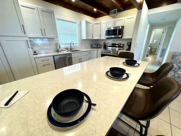 Lovely Vacation Getaway with Private Pool in Fort Myers Beach