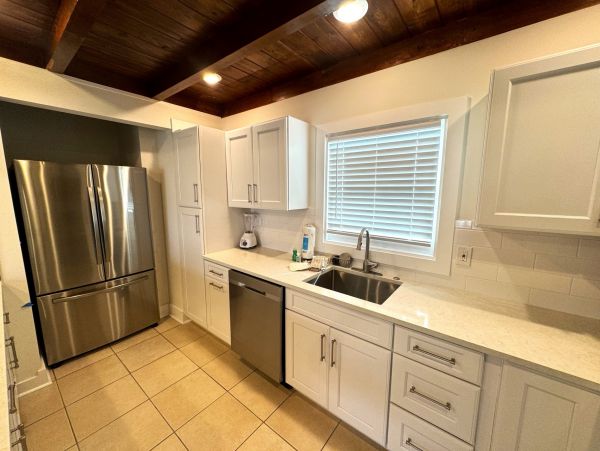Lovely Vacation Getaway with Private Pool in Fort Myers Beach