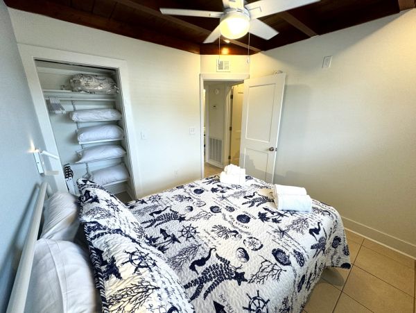 Lovely Vacation Getaway with Private Pool in Fort Myers Beach