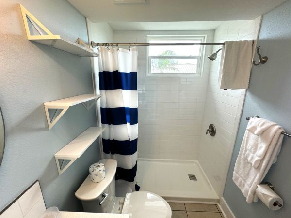 Lovely Vacation Getaway with Private Pool in Fort Myers Beach
