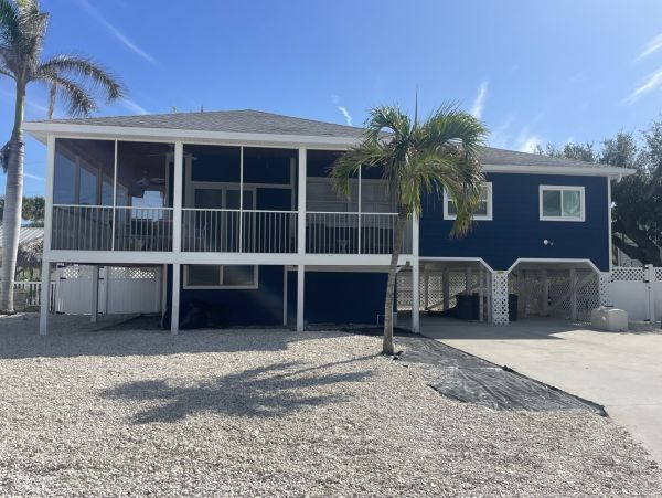 Lovely Vacation Getaway with Private Pool in Fort Myers Beach