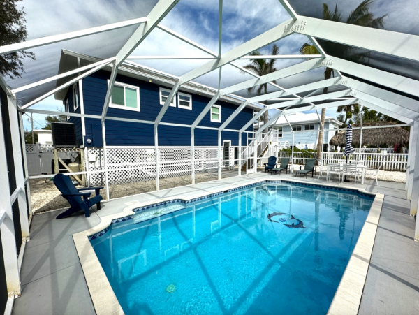 Lovely Vacation Getaway with Private Pool in Fort Myers Beach