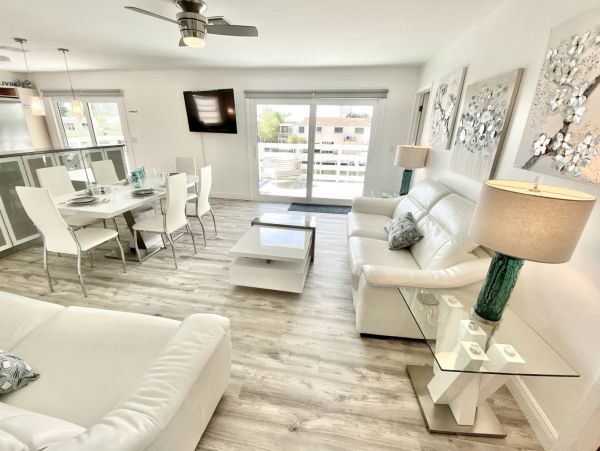 Fort Myers Home 999696