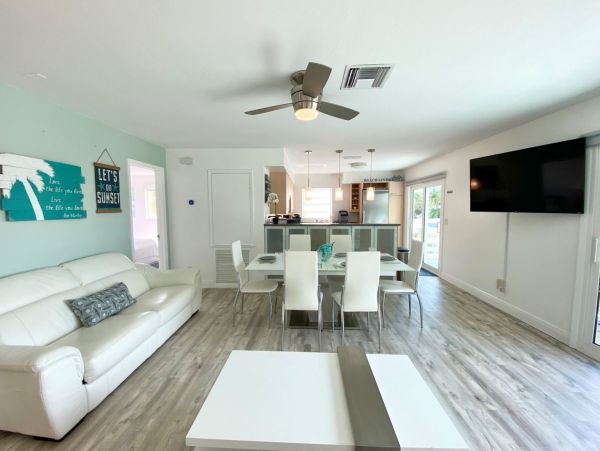 Fort Myers Home 999696