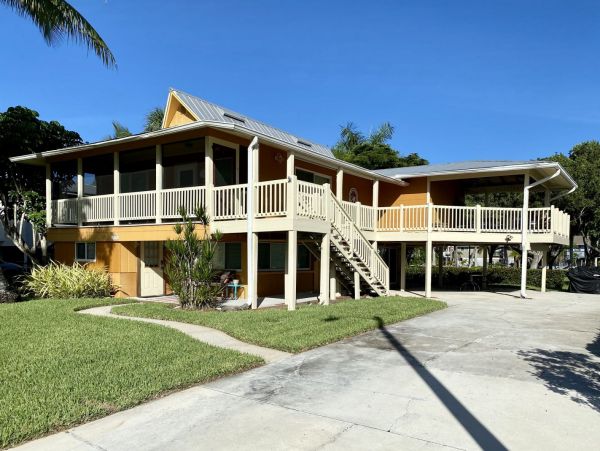 Fort Myers Home 999698