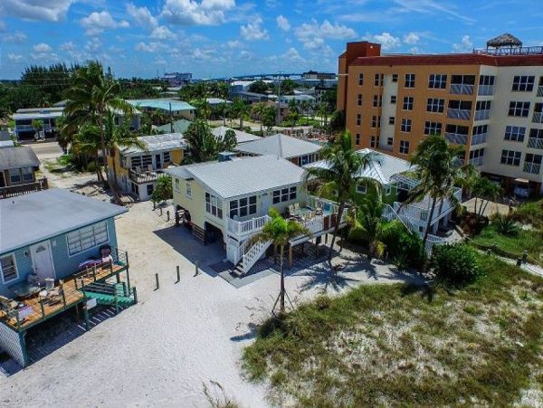 Fort Myers Home 999699