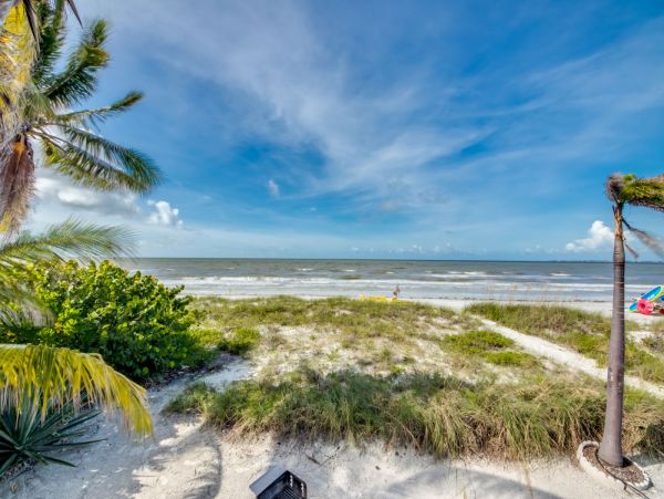 Fort Myers Home 999699