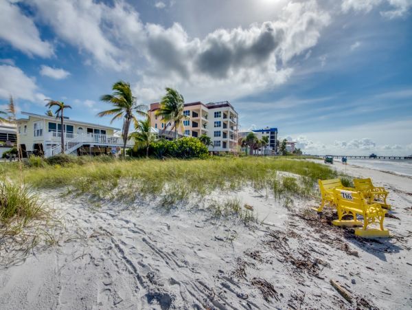 Fort Myers Home 999699