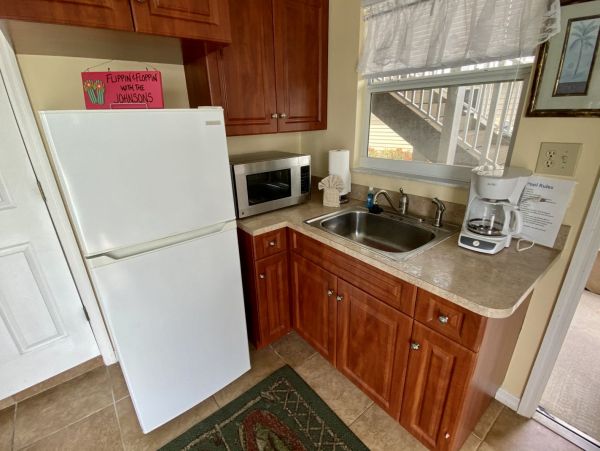 Beautiful Fort Myers Vacation Home Walk to Beach with Pool