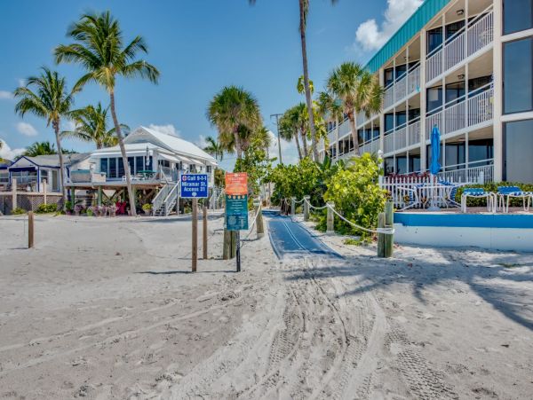 Fort Myers Home 999710