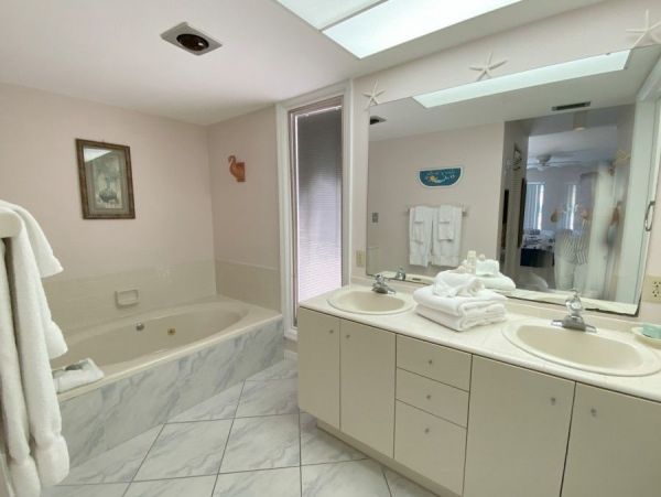 Fort Myers Home 999711