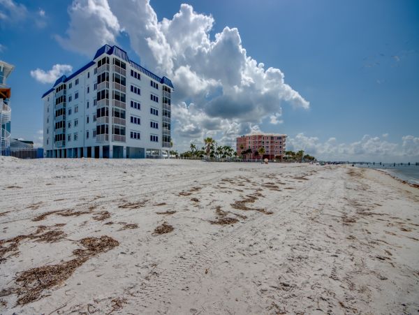 Fort Myers Two Bedroom Top-Floor Beachfront Condo