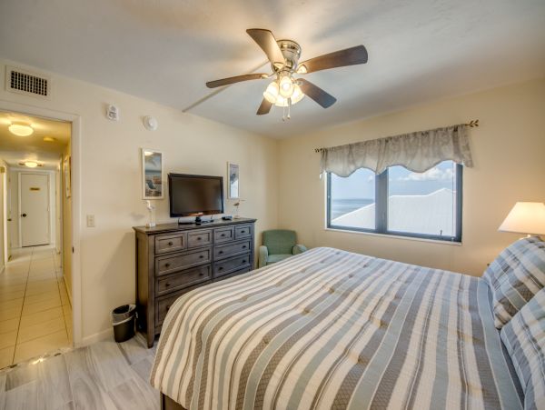 Fort Myers Two Bedroom Top-Floor Beachfront Condo
