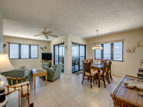 Fort Myers Two Bedroom Top-Floor Beachfront Condo