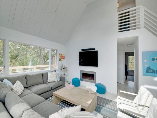 Beautiful Hamptons Vacation Rental Home with Private Hot Tub