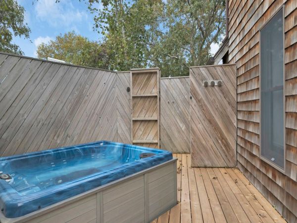 Beautiful Hamptons Vacation Rental Home with Private Hot Tub