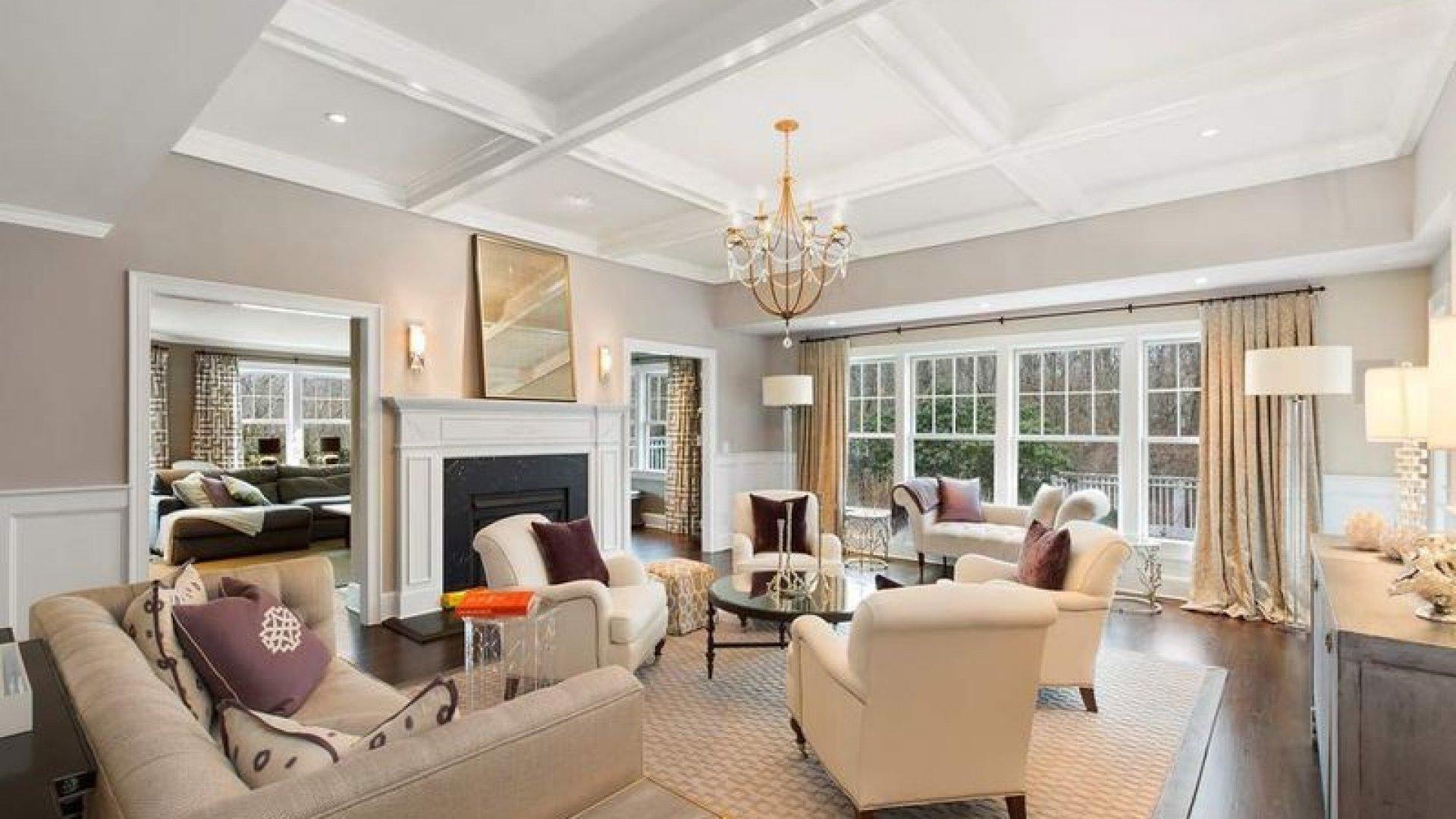 Beautiful Hamptons Vacation Rental Home with Private Pool