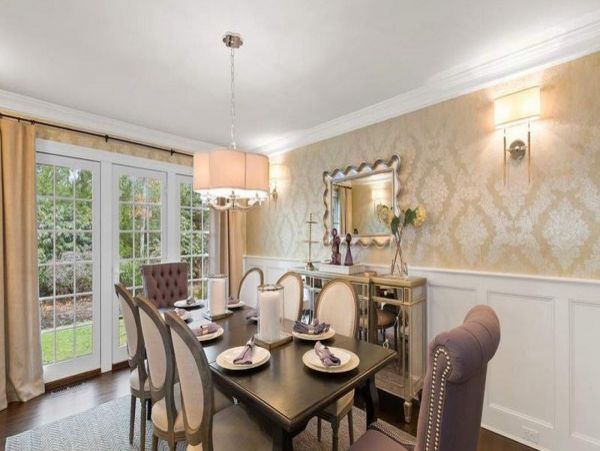 Beautiful Hamptons Vacation Rental Home with Private Pool