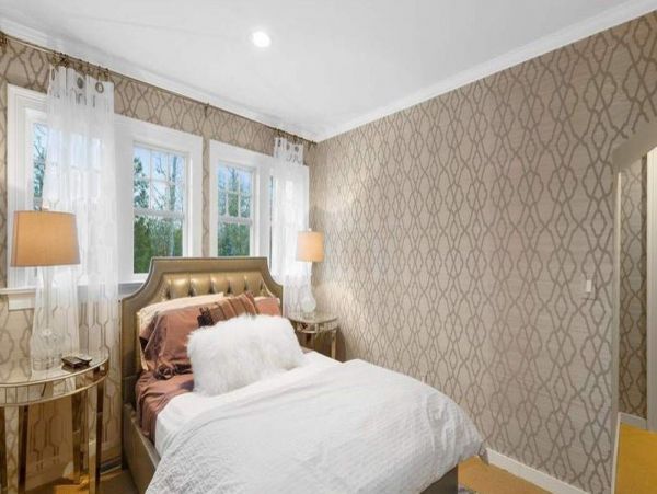 Beautiful Hamptons Vacation Rental Home with Private Pool