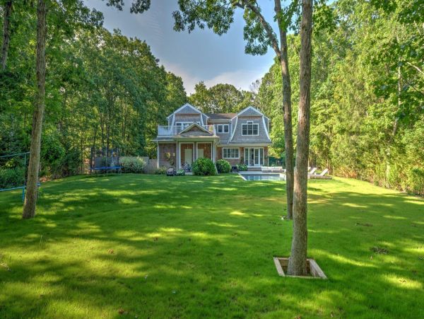 Six Bedroom Water Mill Vacation Home with Pool