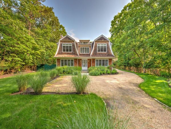 Six Bedroom Water Mill Vacation Home with Pool