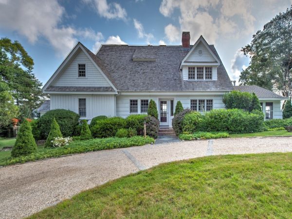Water Views Sag Harbor Vacation Home Five Bedroom with Pool