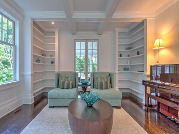 Southampton Vacation Home Six Bedroom with Pool
