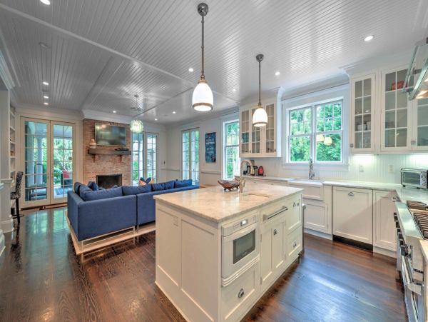 Southampton Vacation Home Six Bedroom with Pool