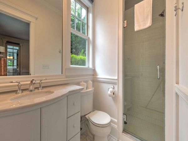 Southampton Vacation Home Six Bedroom with Pool