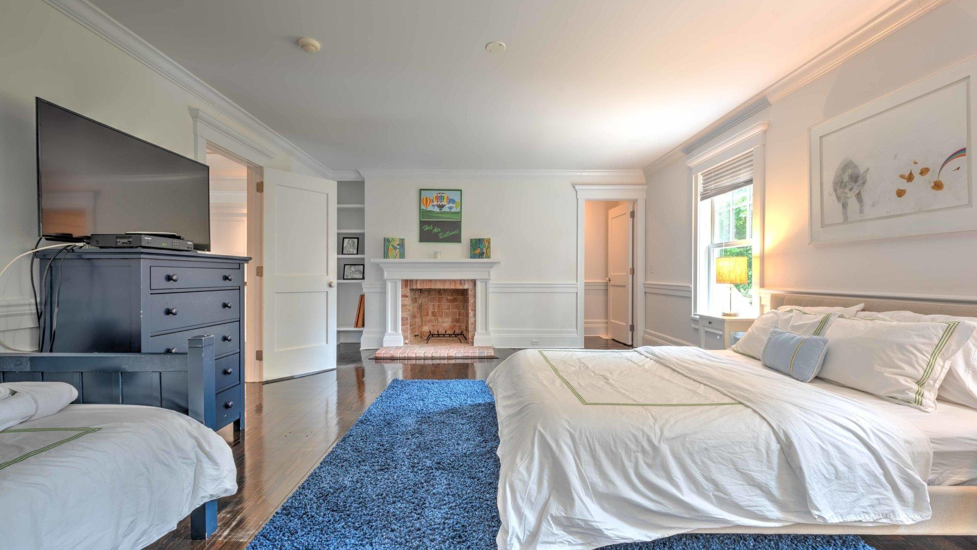 Southampton Vacation Home Six Bedroom with Pool