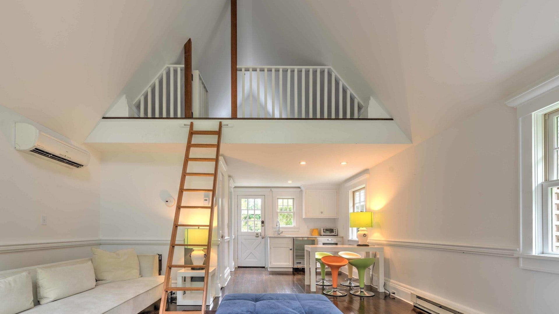 Southampton Vacation Home Six Bedroom with Pool
