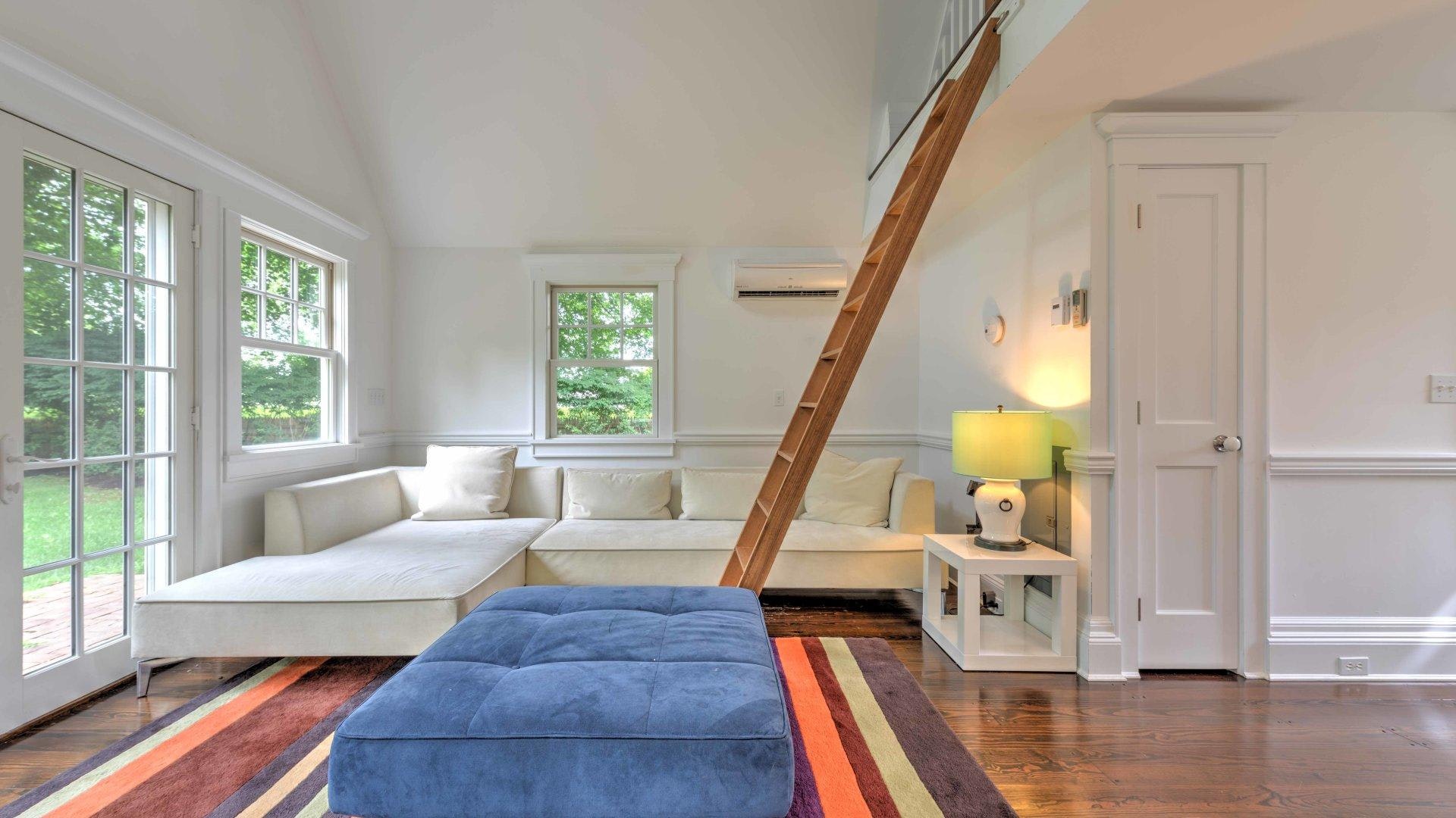 Southampton Vacation Home Six Bedroom with Pool